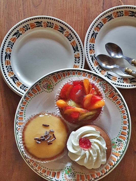 picture of french desssert on the french vintage cake stand with two dessert plates from Badonviller