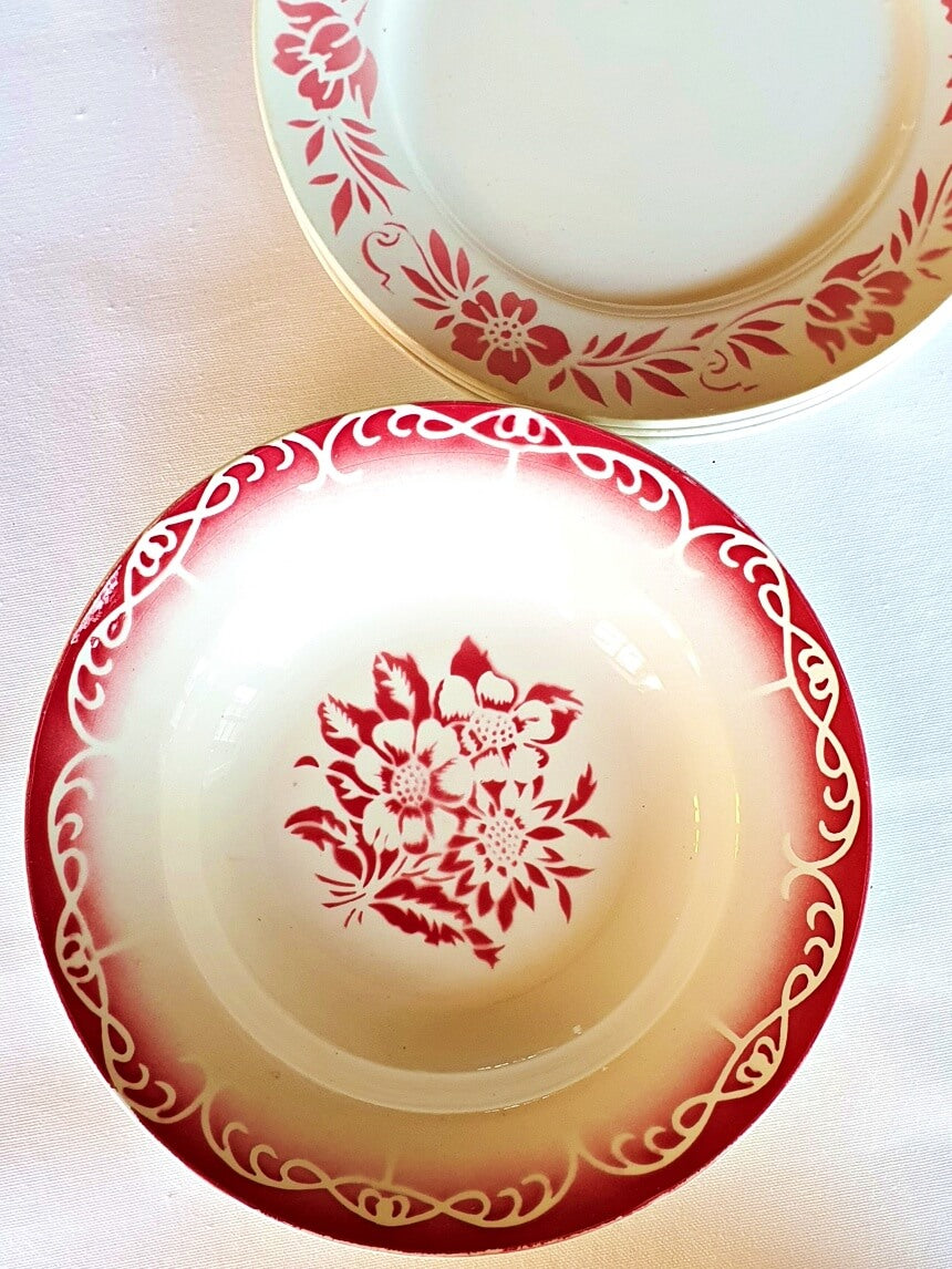 picture of digoin sarreguemines' red vintage plate series 'prosper'