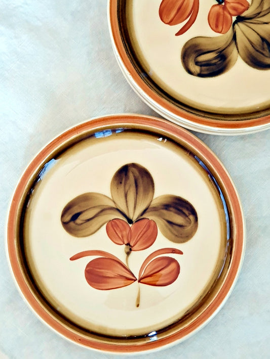 picture of gien french vintage dinner plate with orange and brown colors