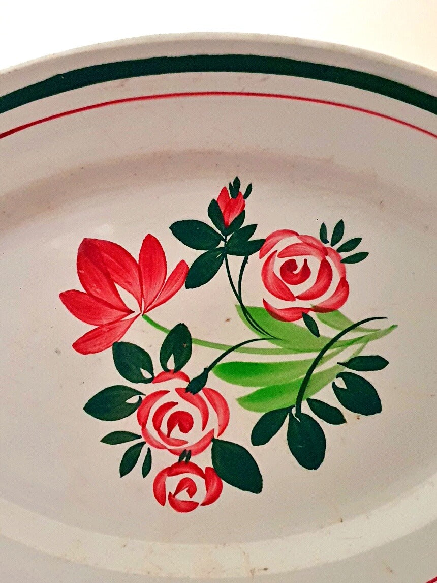picture of a frech vintage pickle dish with hand-painted green and pink flowers from Digoin-Sarreguemines