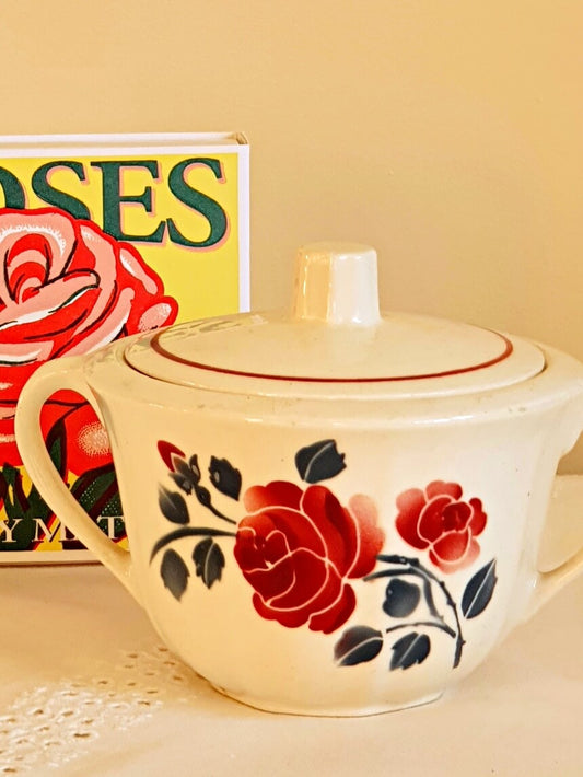 picture of french vintage sugar box with red color's rim and rose illustration from Badonviller